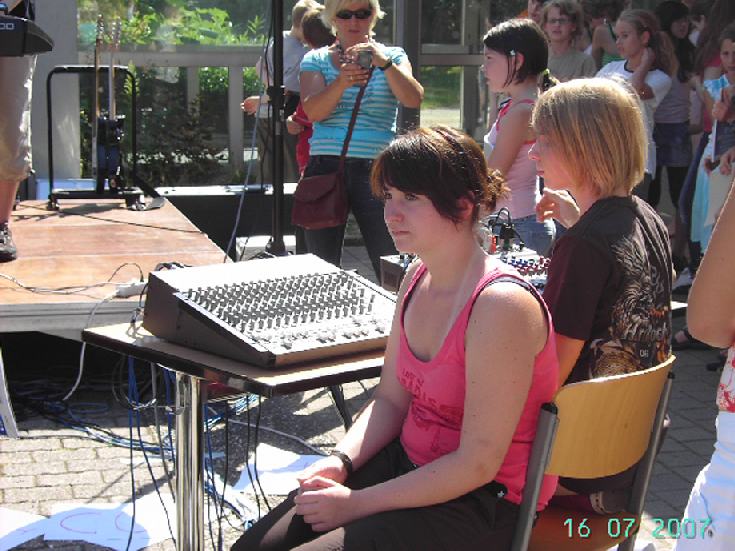 Schliessen von image004.jpg